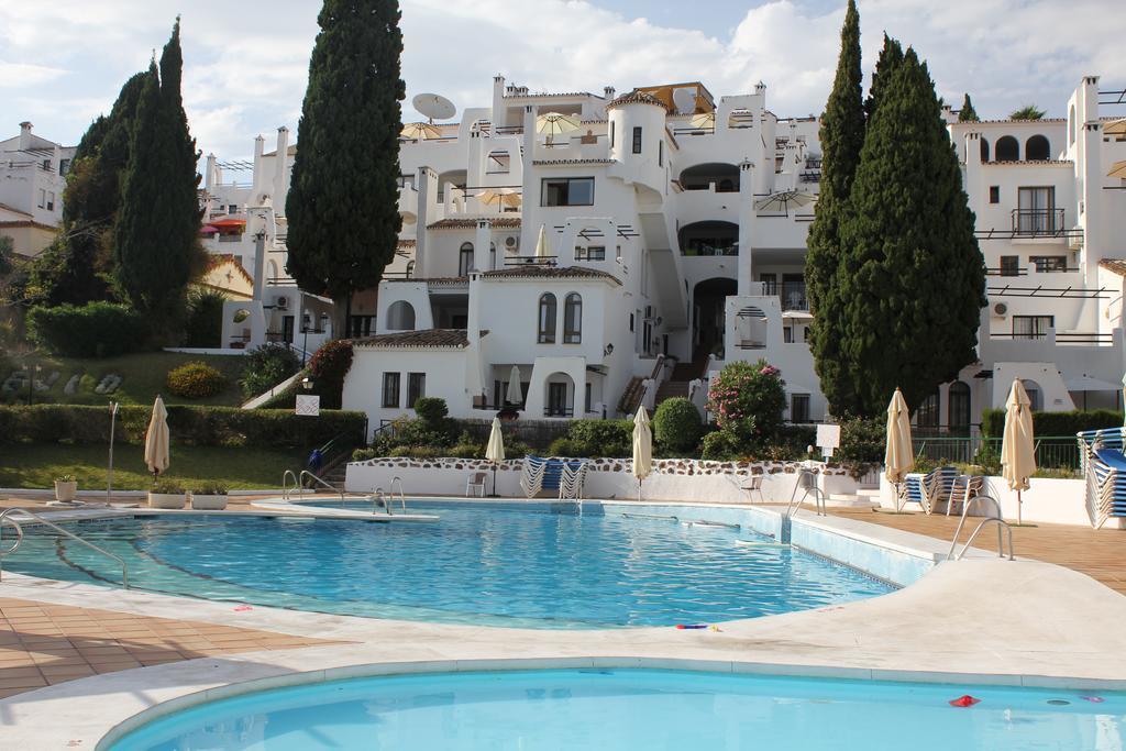 Апартаменти Apartamento Turistico Pueblo Evita Бенальмадена Екстер'єр фото